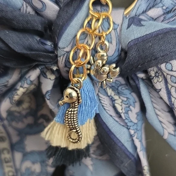 Pierre Cardin Blue Patterned Bow Keychain - Picture 4 of 7